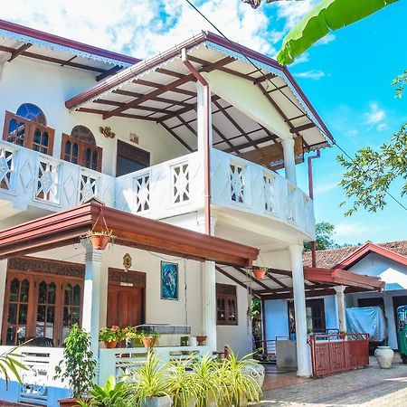 Rashmi HomeStay Balapitiya Luaran gambar