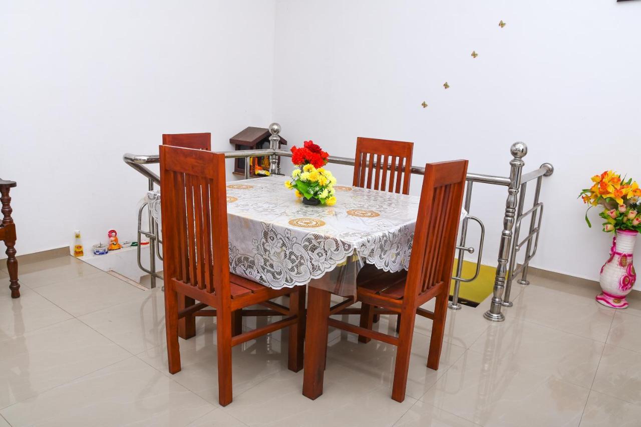 Rashmi HomeStay Balapitiya Luaran gambar