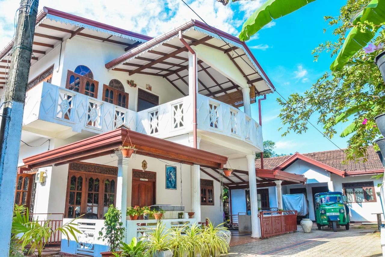 Rashmi HomeStay Balapitiya Luaran gambar