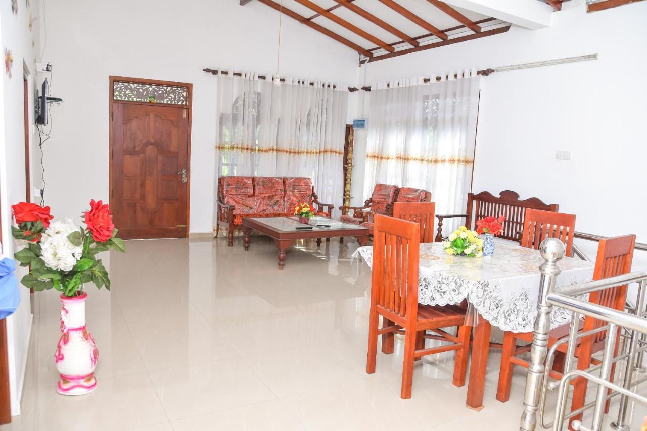 Rashmi HomeStay Balapitiya Luaran gambar